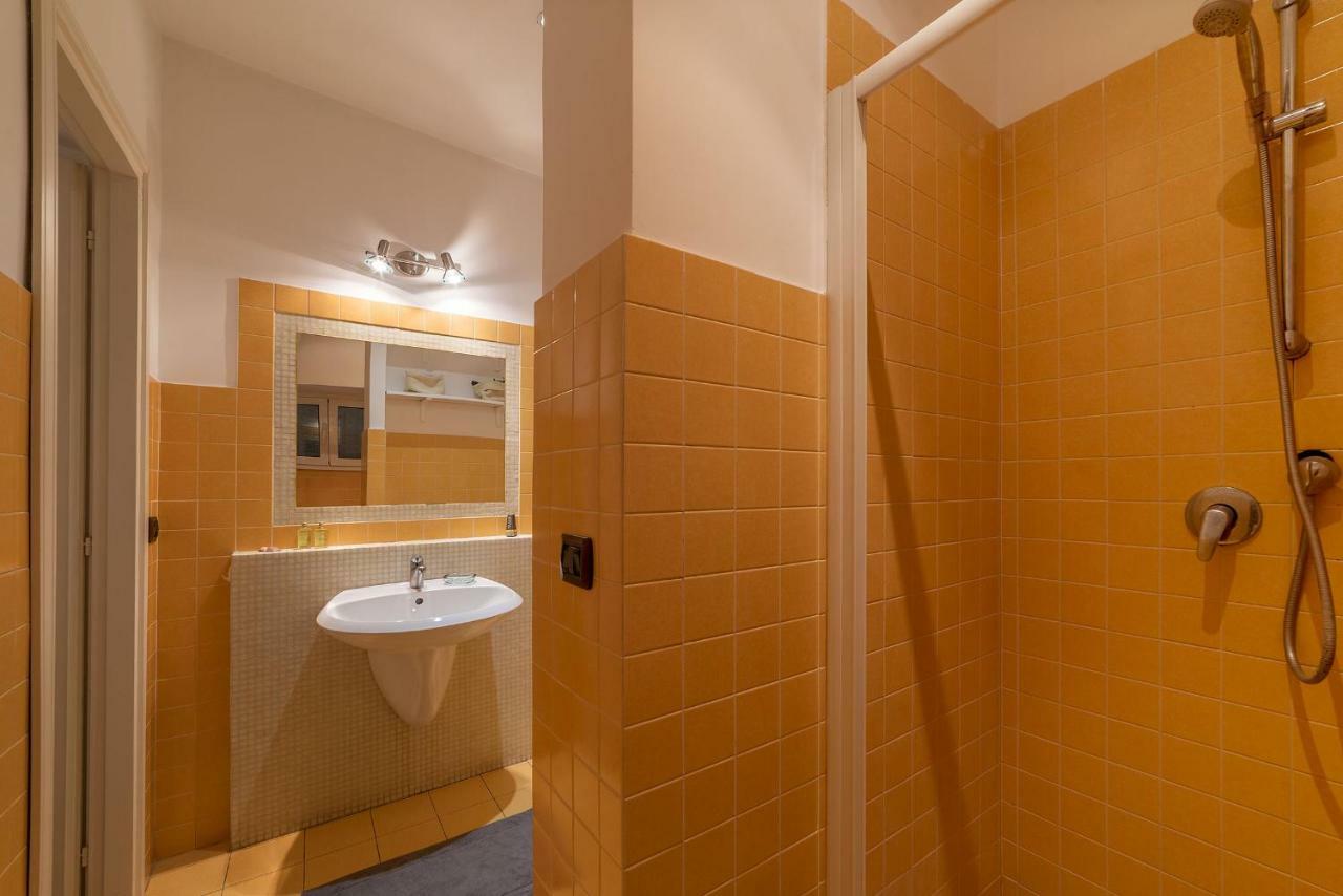 רומא Colosseo & San Clemente Cozy Flat מראה חיצוני תמונה